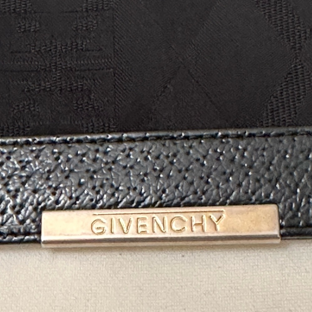 GIVENCHY bifold black wallet with fabric on the outside and pebble leather trim - Picture 2 of 7